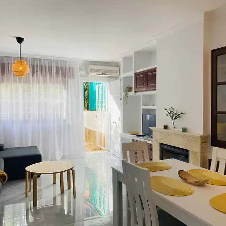 Apartament Bonita Casa Centrica Con Piscina & Parking Torremolinos Zewnętrze zdjęcie
